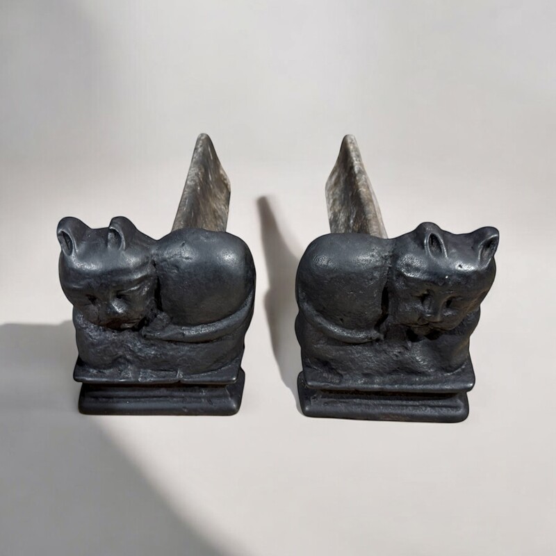 M 305 AG Pair of Cats  andiron XIX century 