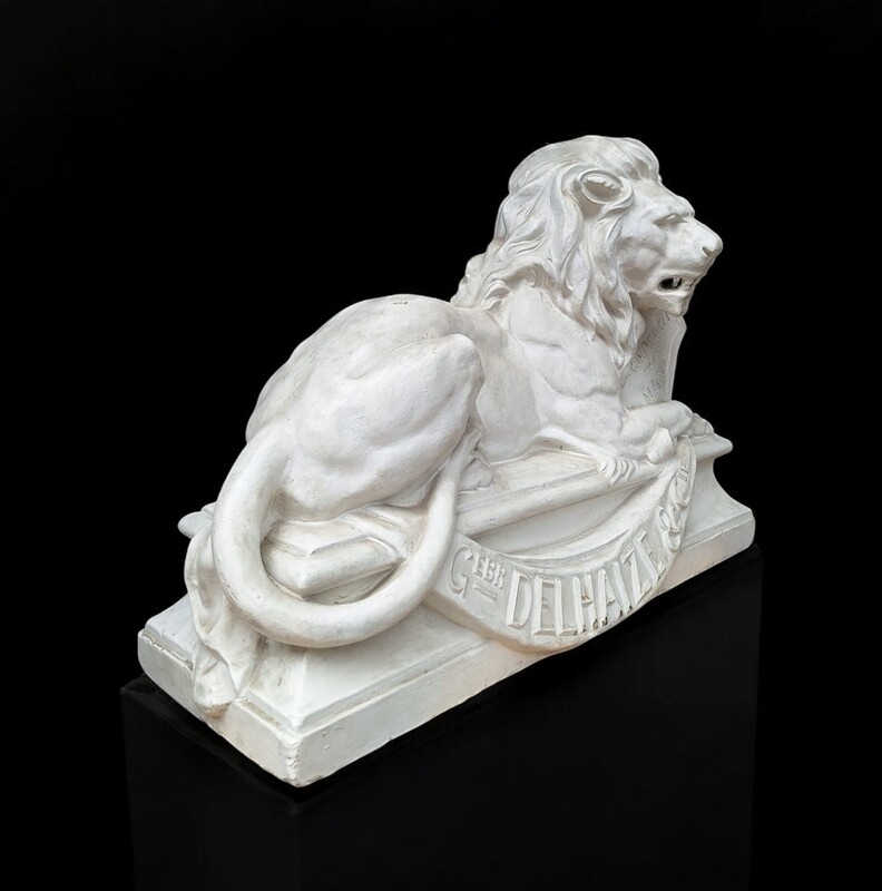 M 332 APO « Lion couché » plaster sculpture by Sylvain Paulus for Delhaize 