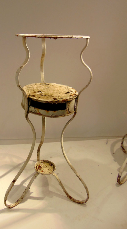 M 402 Paire de porte plante fer forgé Ca. 1920