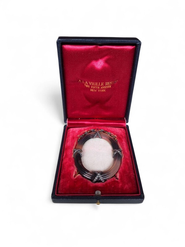 M 440 APO agate and vermeil photo frame, 19th century 