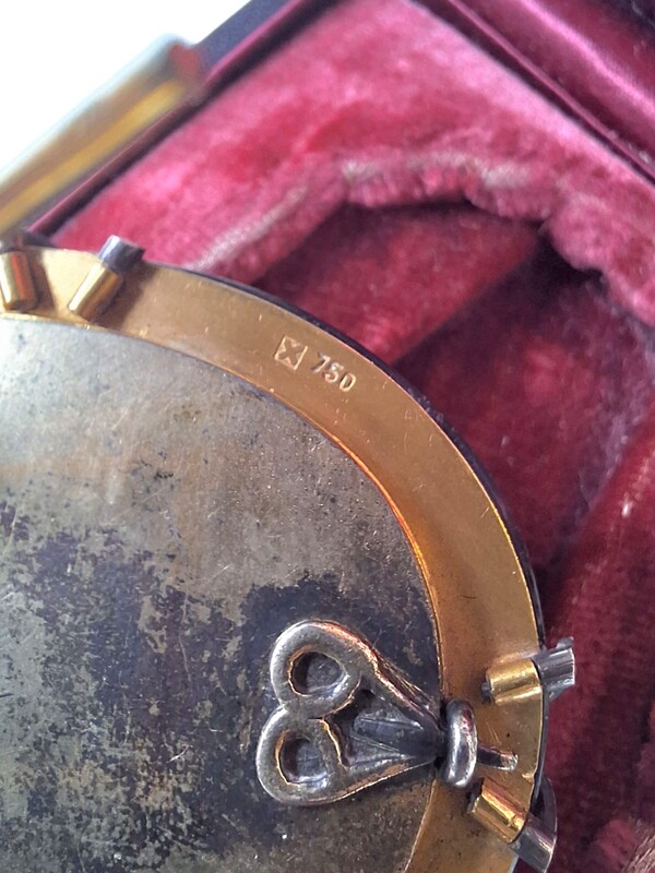 M 440 APO agate and vermeil photo frame, 19th century 