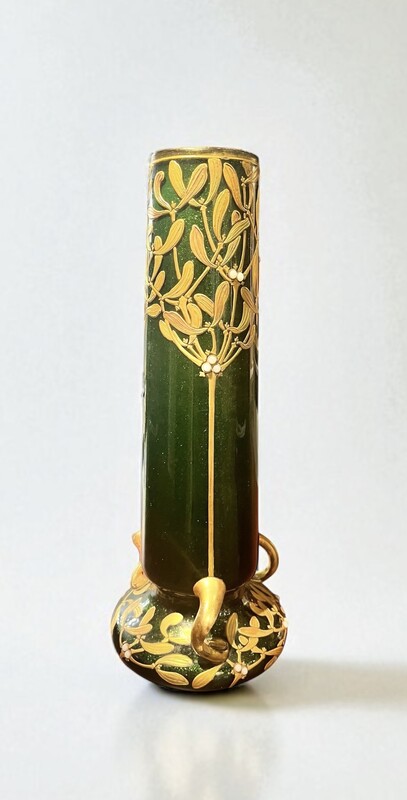 M 445 MH art nouveau vase 