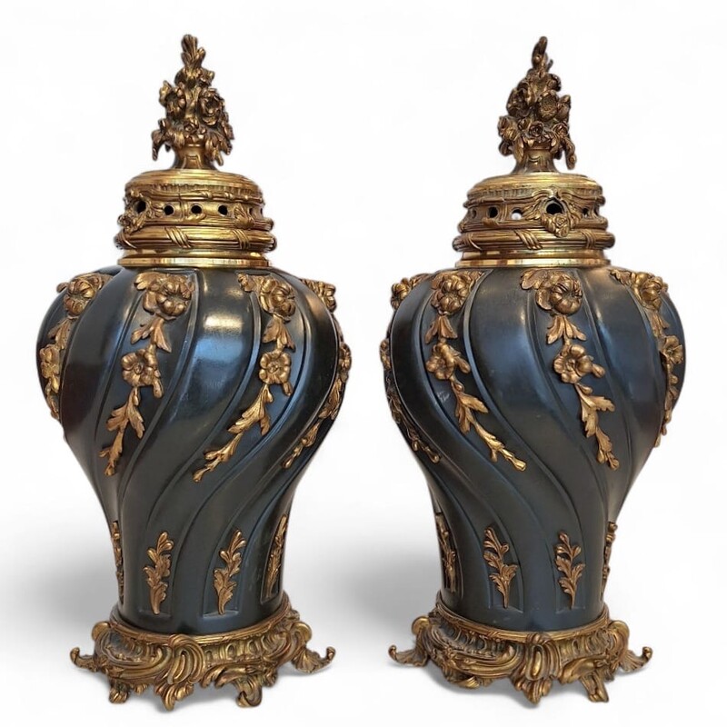 M 450 APO pair of Napoléon III vases 