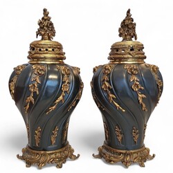 M 450 APO pair of Napoléon III vases 