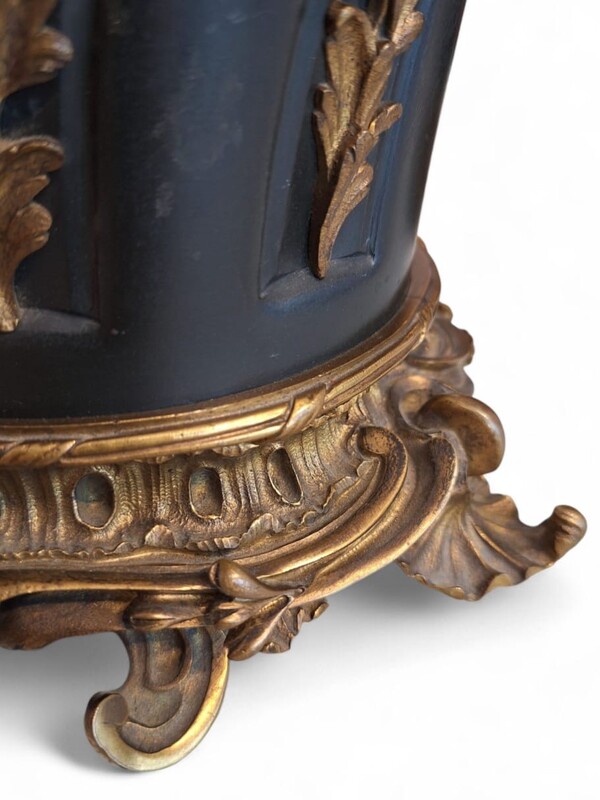 M 450 APO pair of Napoléon III vases 
