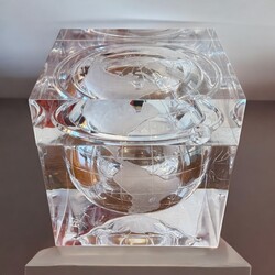 M 451 AG ice bucket acrylic world by A.Albrizzi 1960’s
