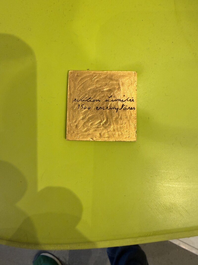 M 476 AG « plaque de vœux par » Yves Saint Laurent limited edition