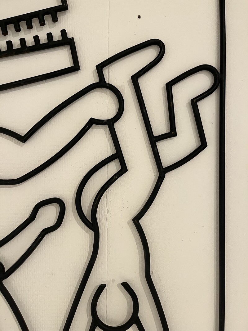 M 477 AV « Barking Dog » wrought iron wall sculpture by Keith Haring ( after ) 