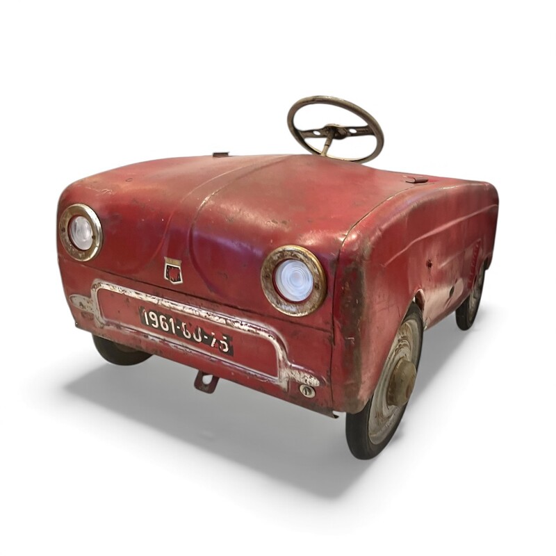 M 484 APO vintage red pedal car by Triang, 1960’s