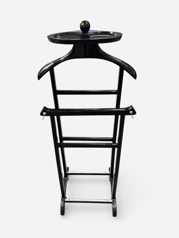 M 496 AG black wood valet circa’s 1940