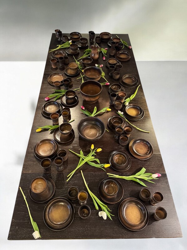 M 504 AV rare service pour 12 personnes en ceramique de vallauris par Jean Marais, signé, 89 pièces,