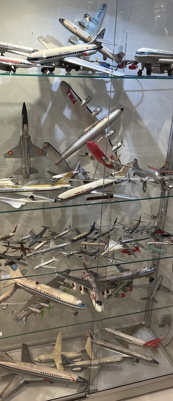 M 515 APO large collection of miniatures aircrafts / planes 