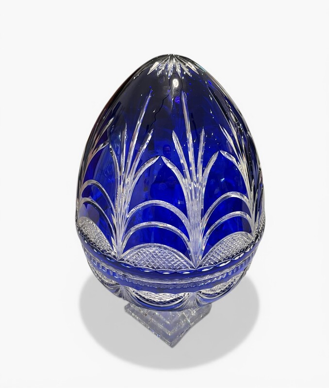 M 522 APO champagne set composed by an blue crystal egg with 6 clear crystal glasses, Cristal de Lorraine 