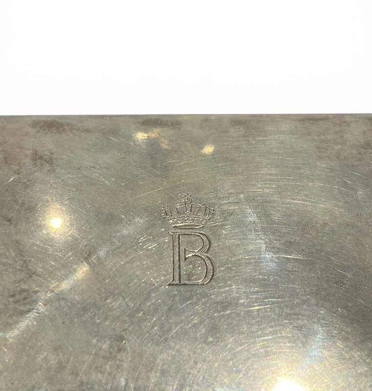 M 542 APO silver box 835 with cedar interior, monogrammed B for King Baudouin of the belgians. 