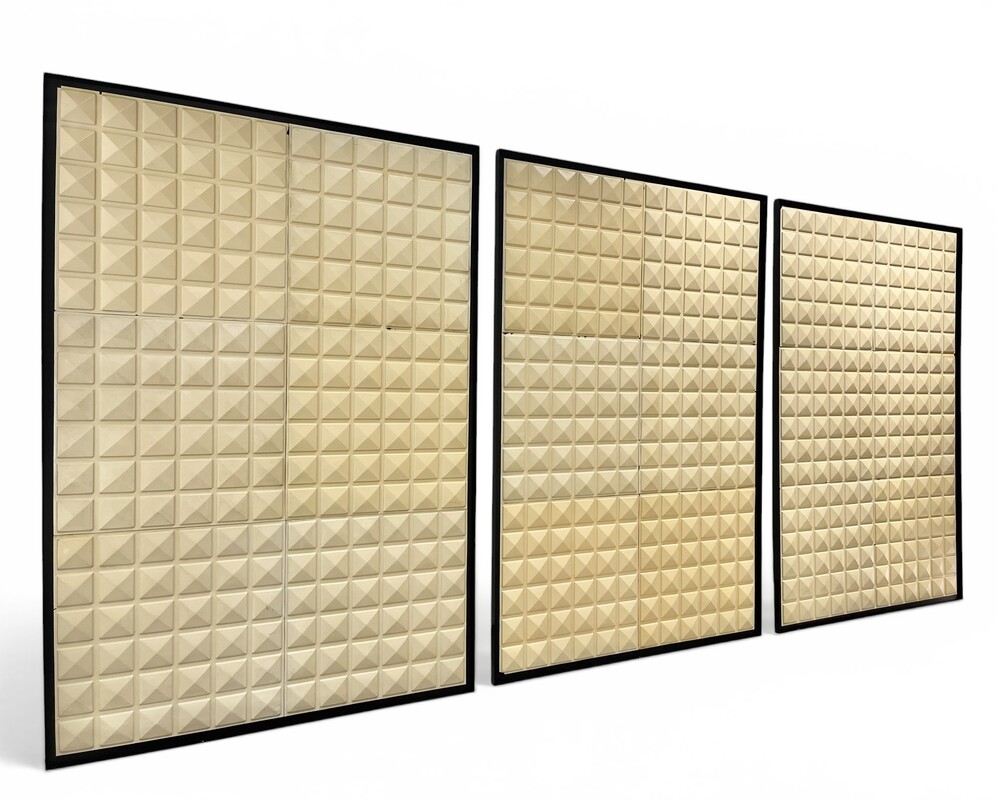 M 546 AV Set of 3 geometrical space age panels