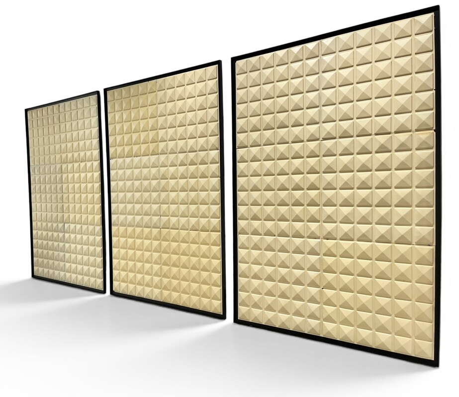 M 546 AV Set of 3 geometrical space age panels