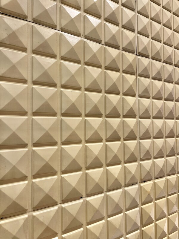 M 546 AV Set of 3 geometrical space age panels