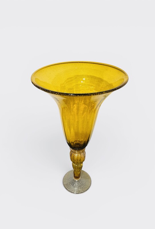 M 550 AG rare and huge Murano Ambre Vase circa 1960 att. Barovier and Toso