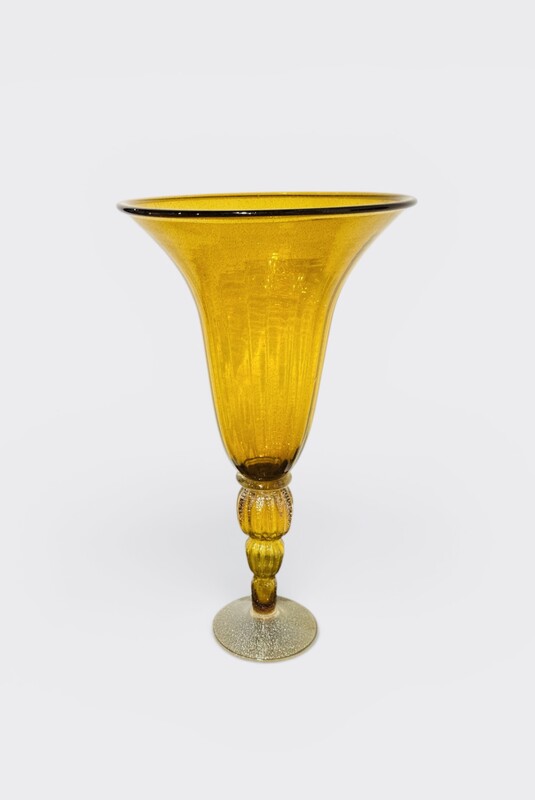 M 550 AG rare and huge Murano Ambre Vase circa 1960 att. Barovier and Toso