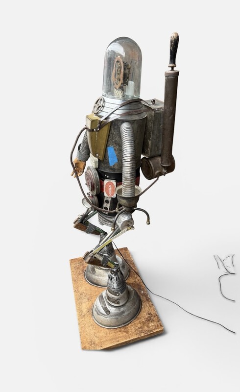 M 566 AG Large robot by Miguel Fernandez with authenticiy certicficat