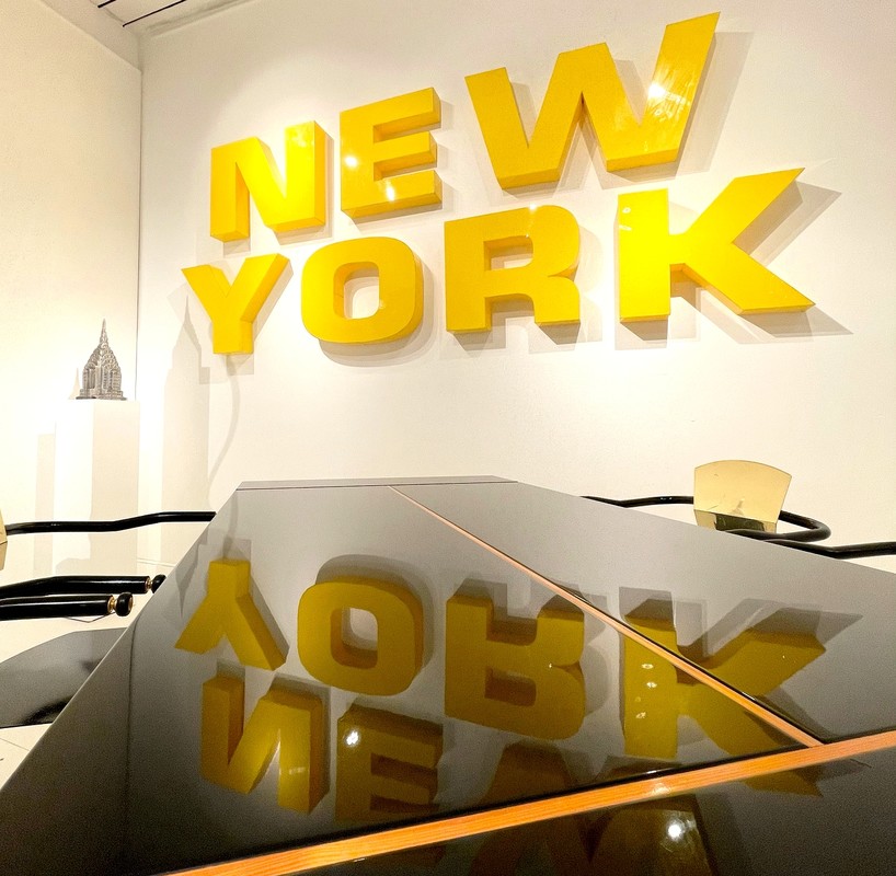 M 593 AV Plexi letters USA 1980s