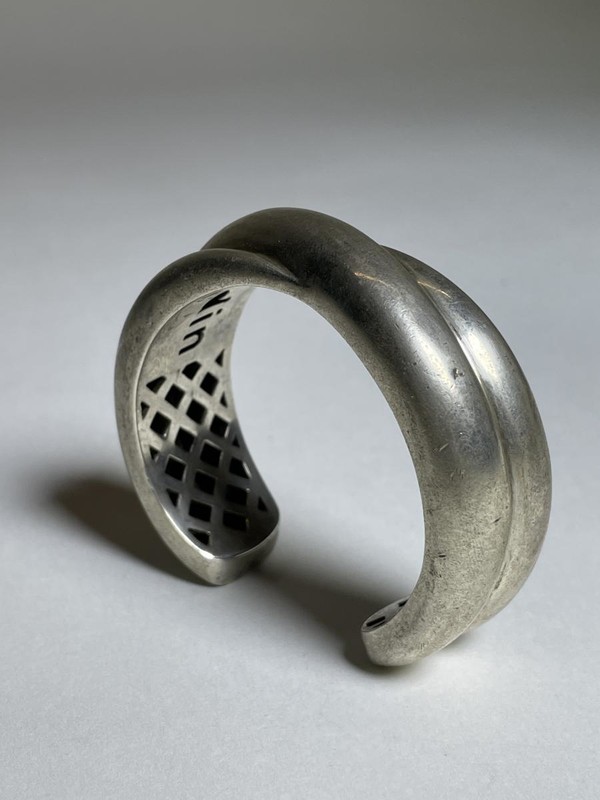 M 628 av bracelet argent Pierre Cardin