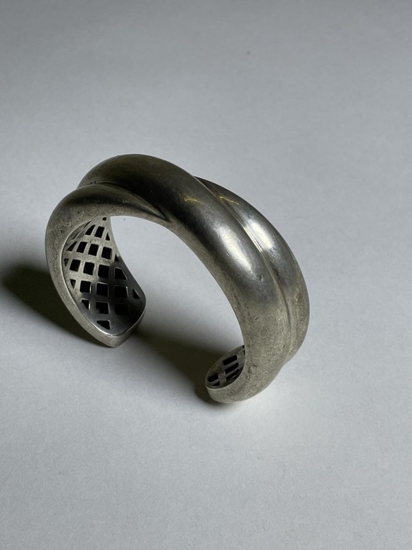 M 628 av bracelet argent Pierre Cardin