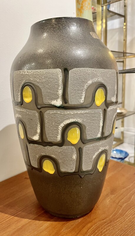 M 669 RC Large vintage vase, West-Germany