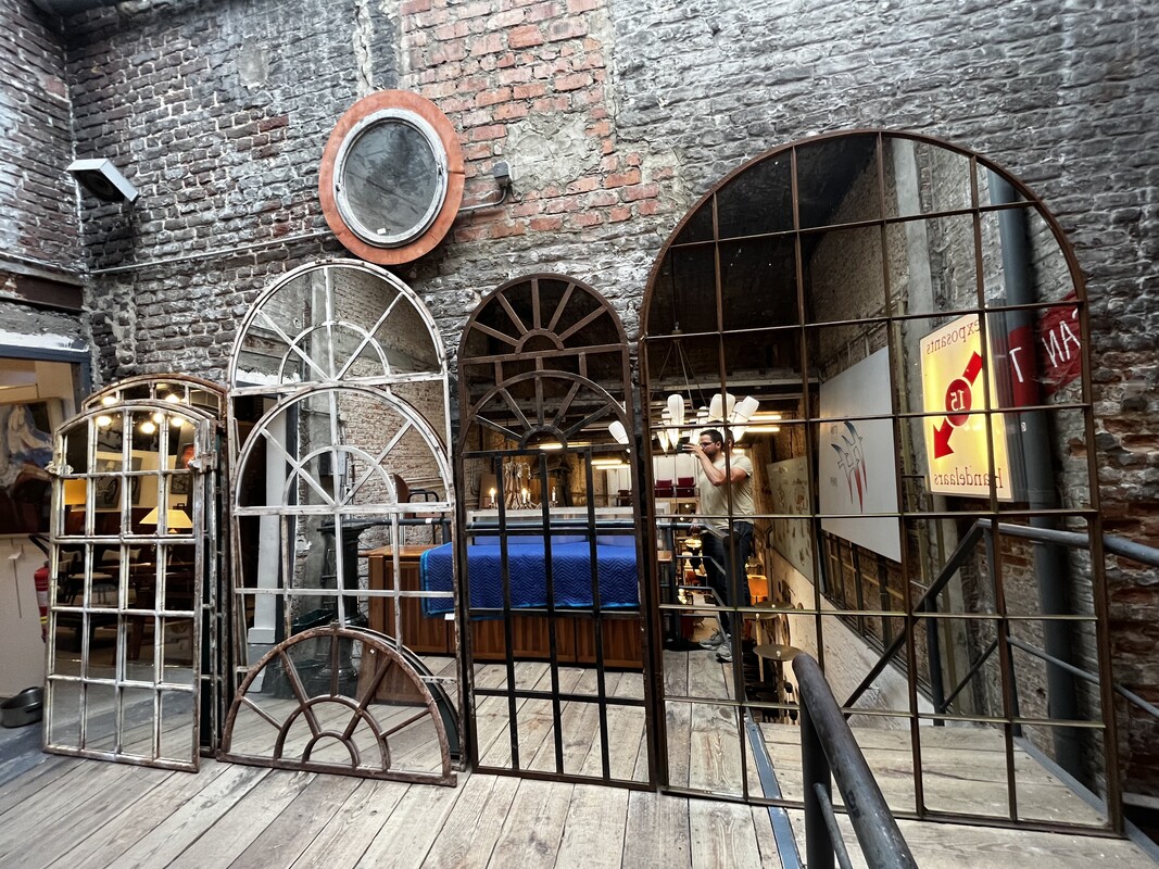 M 793 DP large selection of industrial mirrors 