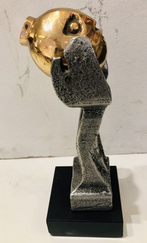 M 820 AV Bronze sculpture by Willy Ceysens 