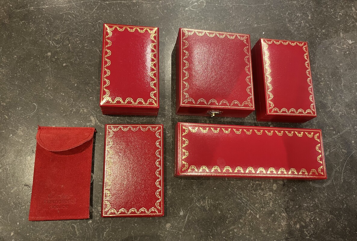 M 822 AV set of 4 items by Cartier with boxes and certificate 