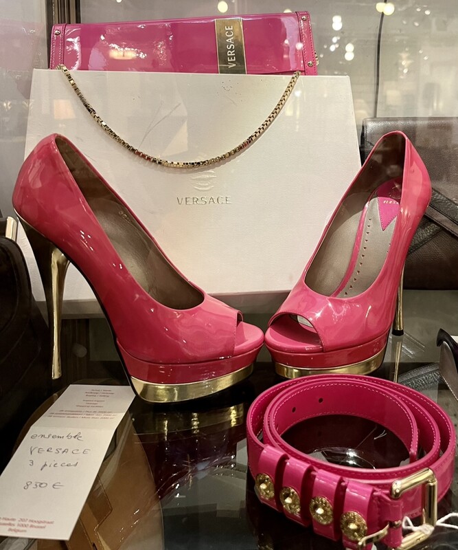 M 828 AP set of 3 Versace items ( bag, shoes, belt) 