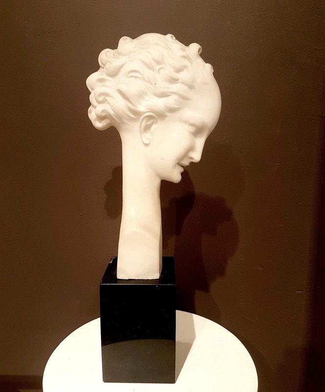 M 828 JC Marble table sculpture Italy 1930s