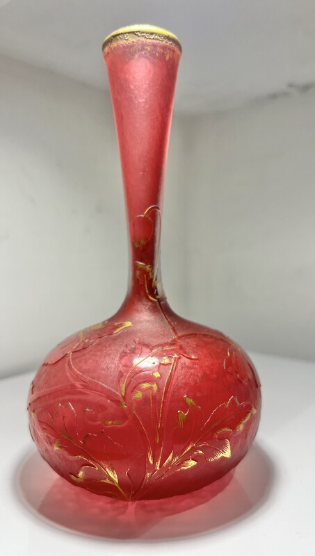 M 863 red vase signed Daum, Nancy, 1900’s