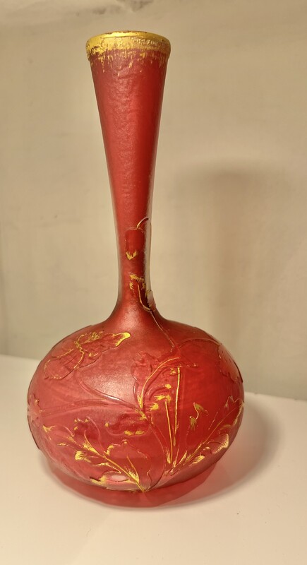 M 863 red vase signed Daum, Nancy, 1900’s