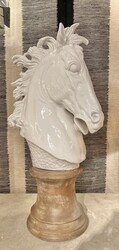 M 973 JFC Ceramic horse sculpture