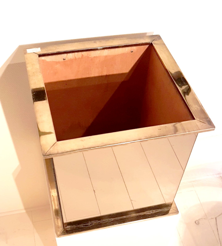MC 015 FD Brass and mirror planter attr. Rizzo. 1980