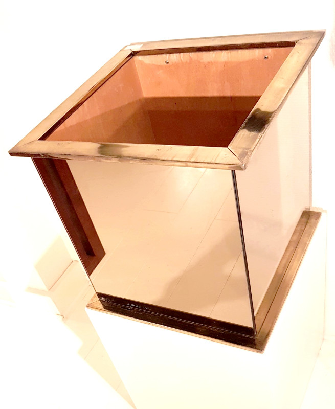 MC 015 FD Brass and mirror planter attr. Rizzo. 1980