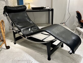 S 087 JB LC4 Chaise-Longue 1980-90s Cassina - Nr. 50238 Design in 1928 by Le Corbusier, Pierre Jeanneret & Charlotte Perriand Accompanied by the Cassina Authenticity Certificate