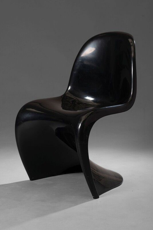 S 134 RS Verner Panton black chair 