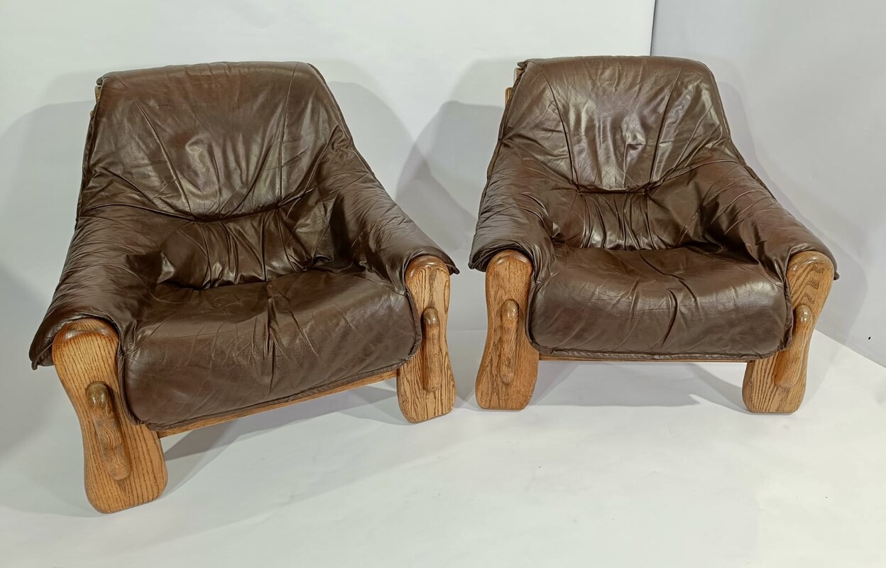 S 224 YO pair of brown leather and wood armchairs, 1970’s