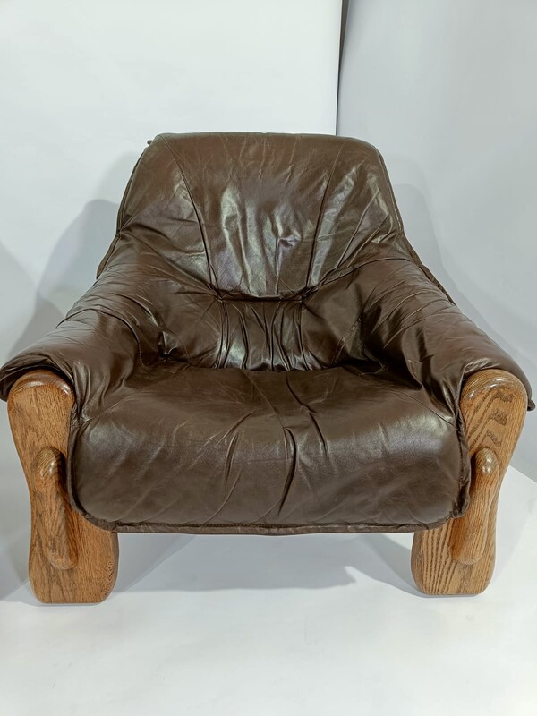 S 224 YO pair of brown leather and wood armchairs, 1970’s