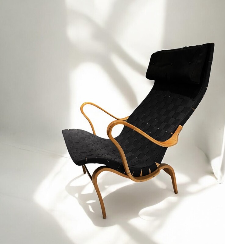 S 225 JB Pernilla Chair, Design by Bruno Mathsson for DUX, Sweden, 1970s Rare version with black straps