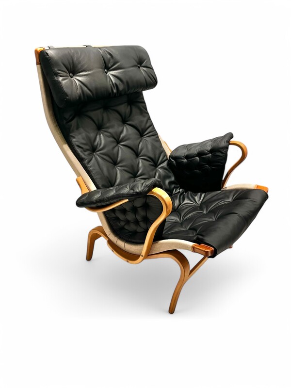 S 249 JB Pernilla Chair, Design by Bruno Mathsson for DUX, Sweden, 1970s New leather cushions