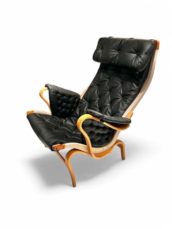 S 249 JB Pernilla Chair, Design by Bruno Mathsson for DUX, Sweden, 1970s New leather cushions