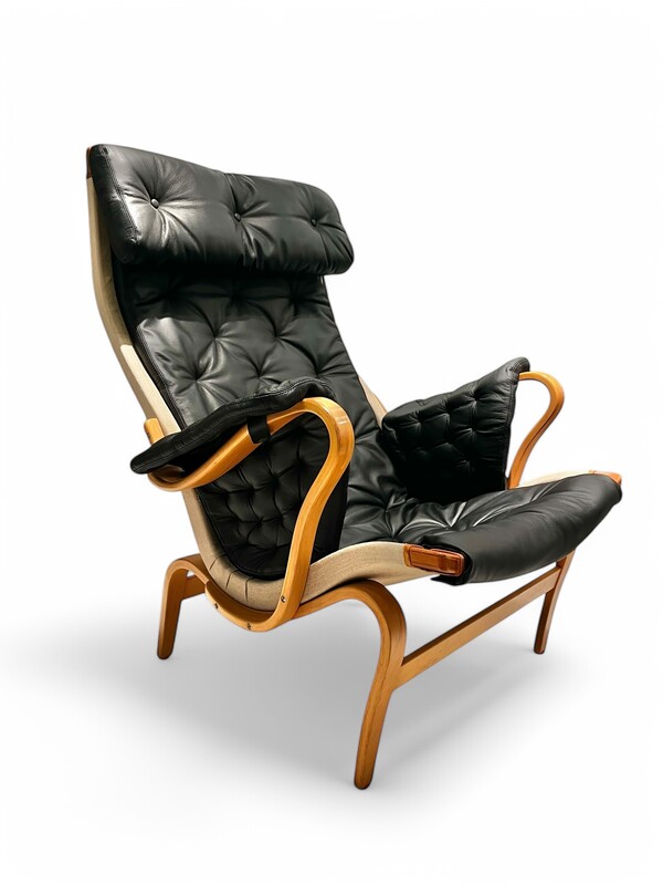 S 249 JB Pernilla Chair, Design by Bruno Mathsson for DUX, Sweden, 1970s New leather cushions