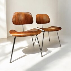 S 265 JB pair of Dining Chair Metal (DCM) in walnut by Charles & Ray Eames Herman Miller, 1950-1970