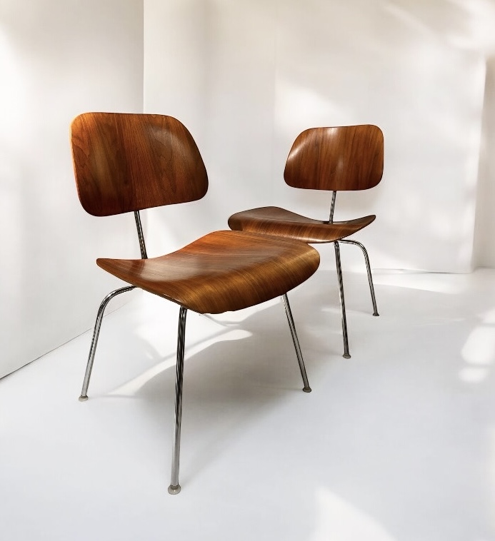 S 265 JB pair of Dining Chair Metal (DCM) in walnut by Charles & Ray Eames Herman Miller, 1950-1970