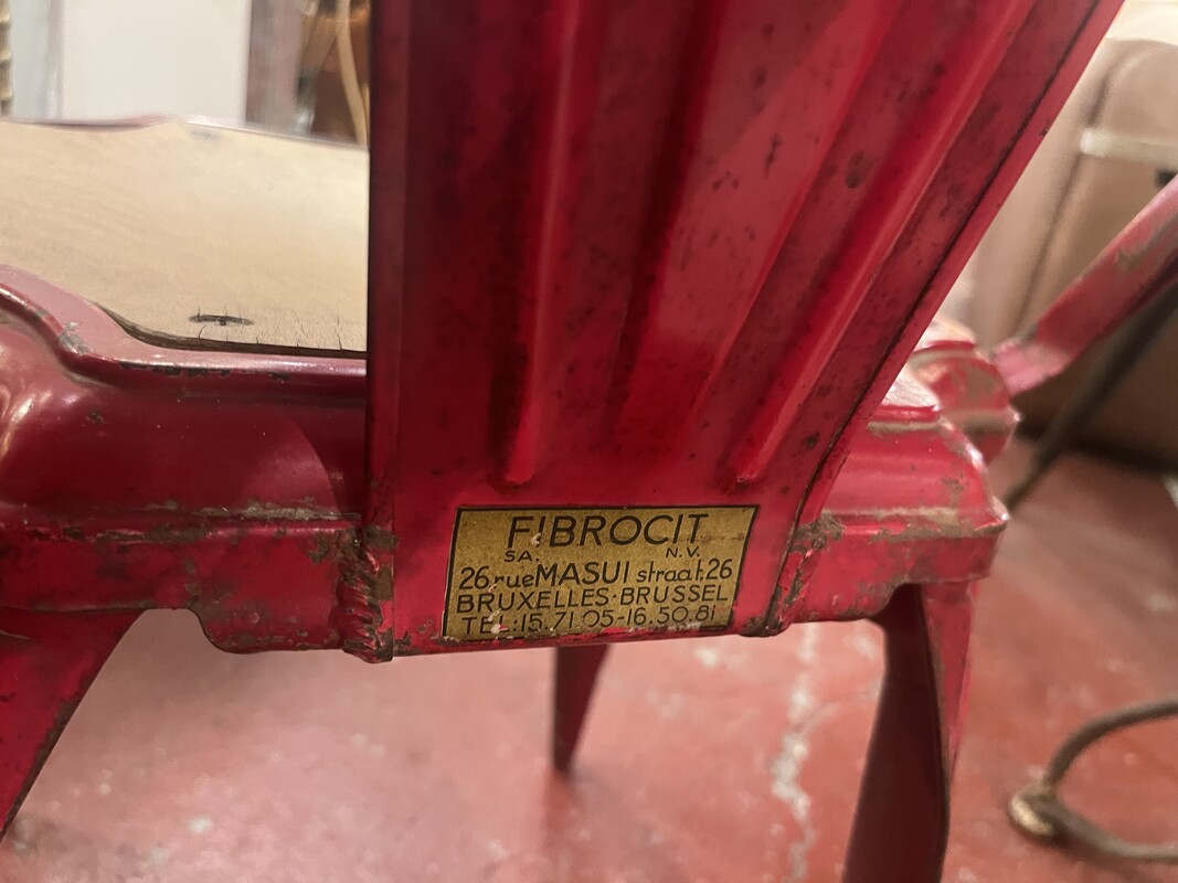 S 267 DAN red chairs by Fibrocit, 10 available 
