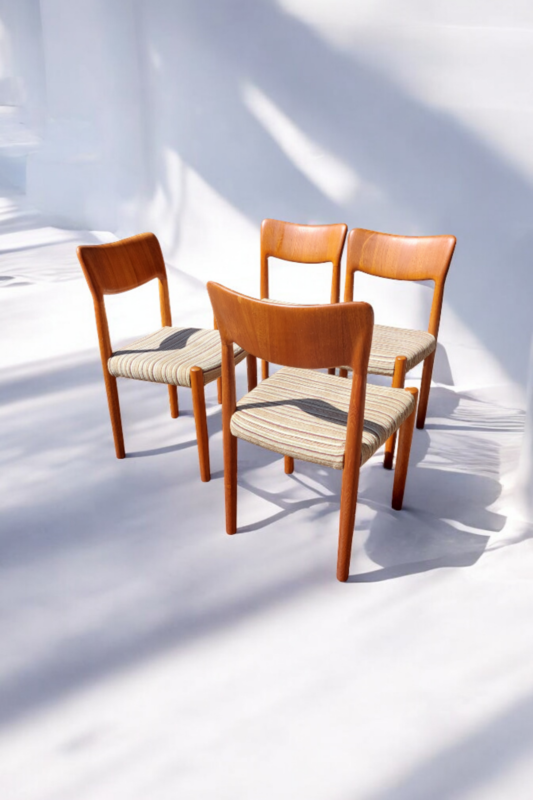 S 271 JC Set 4 solid teak dining chairs by Boltinge Denmark 1970s